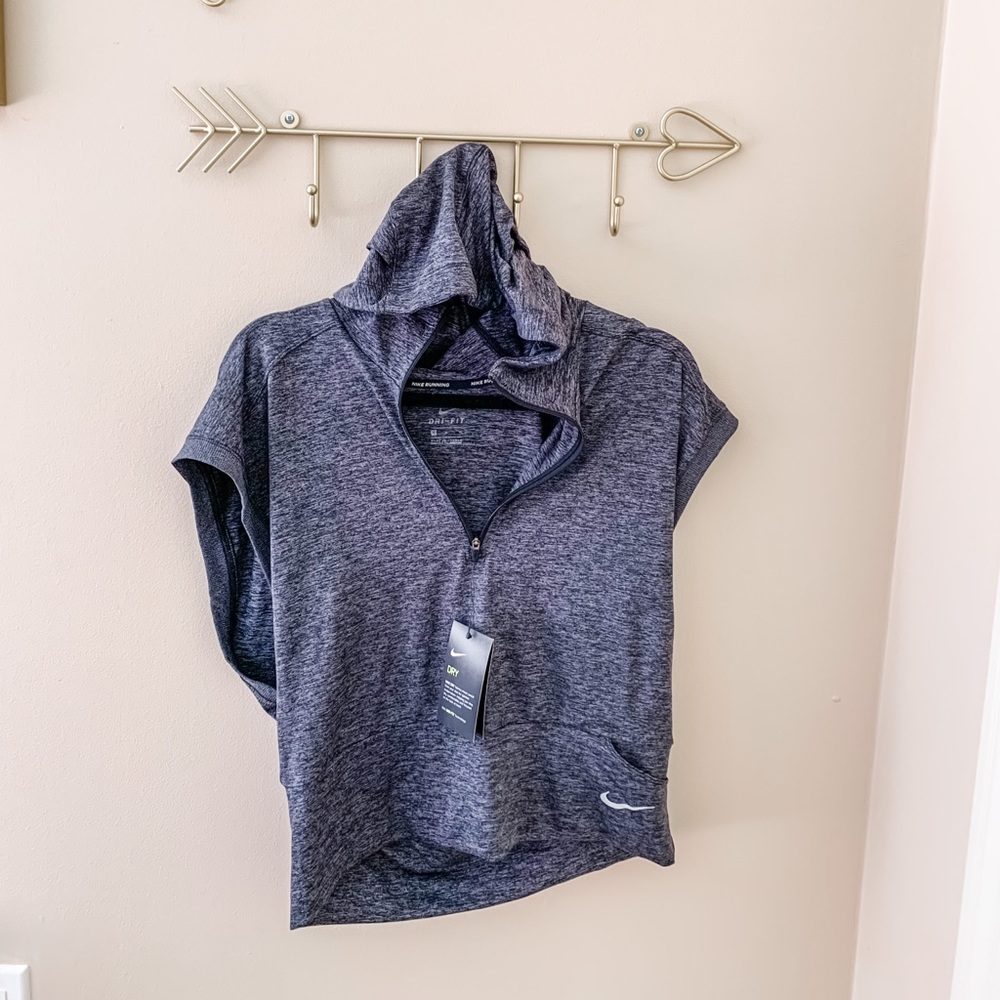 Nike Running Dri-Fit Sleeveless Jacket - Picture 2 of 5